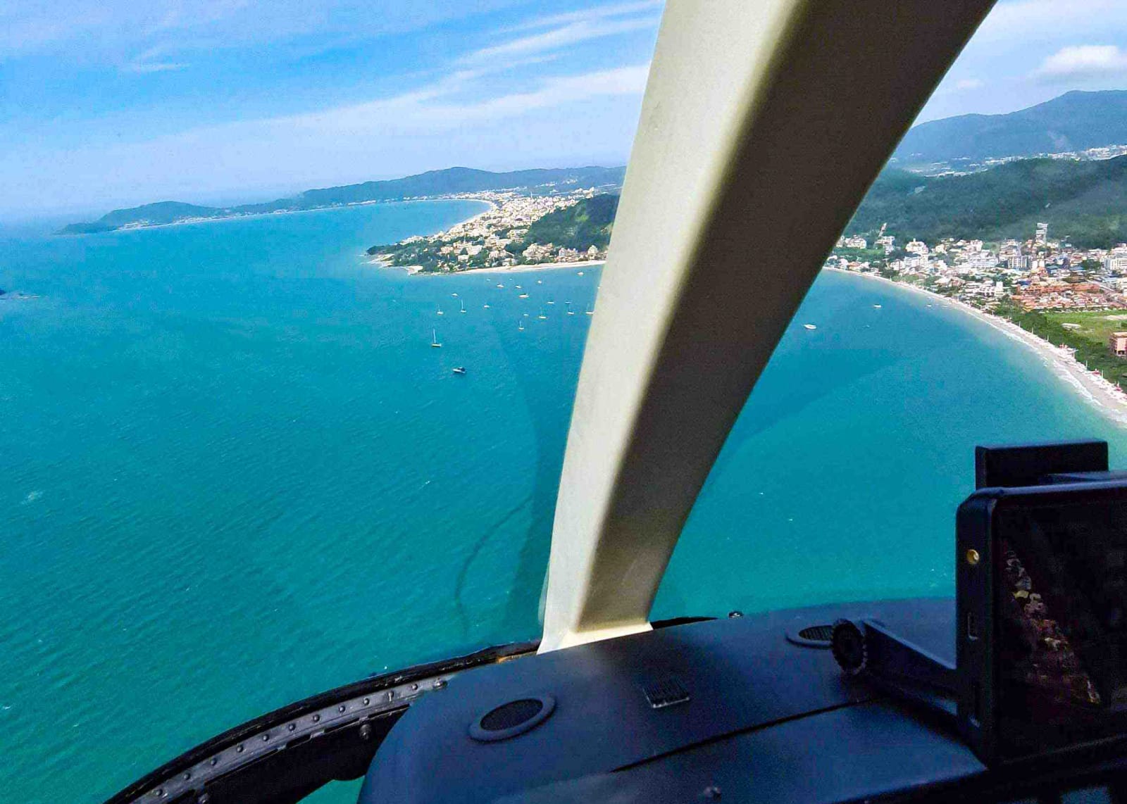 Passeio de helicóptero em Florianópolis Volta a Ilha