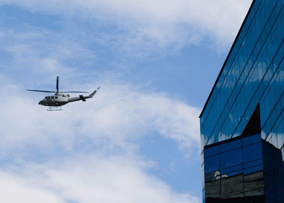 Prédio e Helicóptero